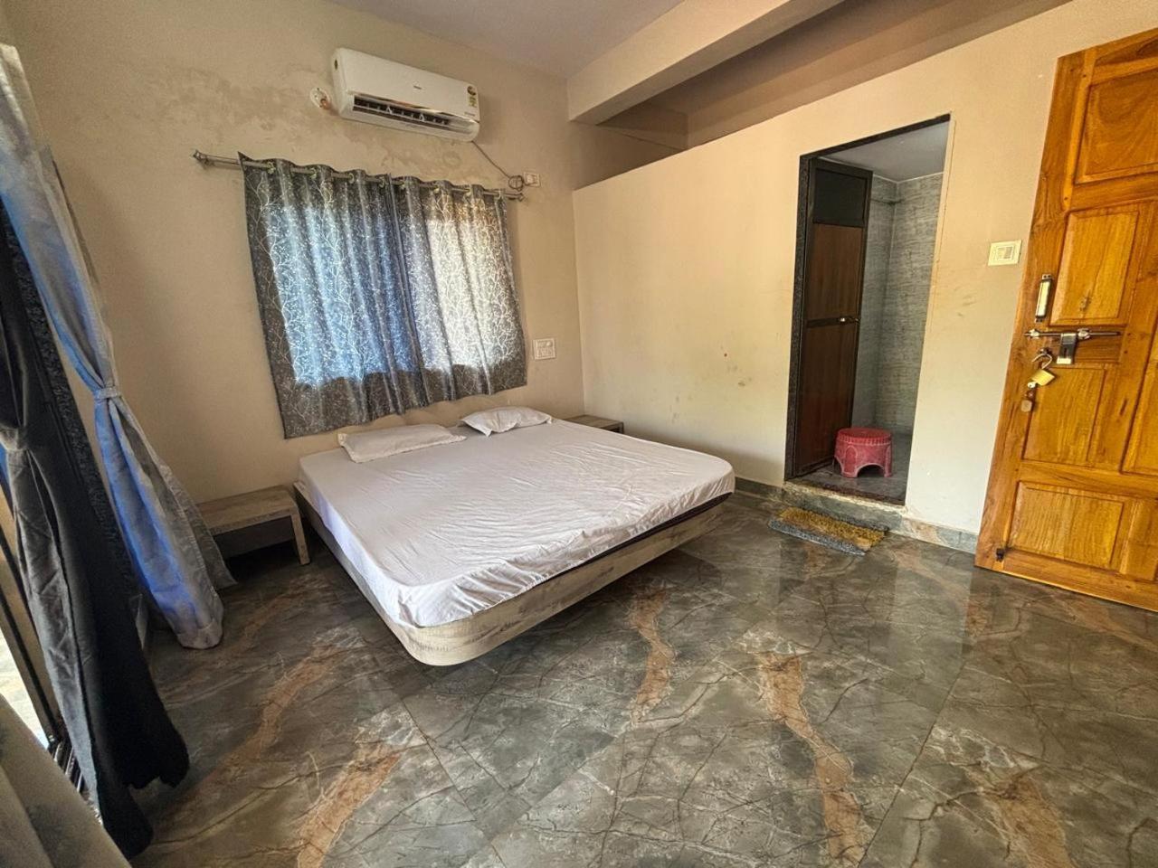 Shobhnath Home Stay Harnai Rom bilde